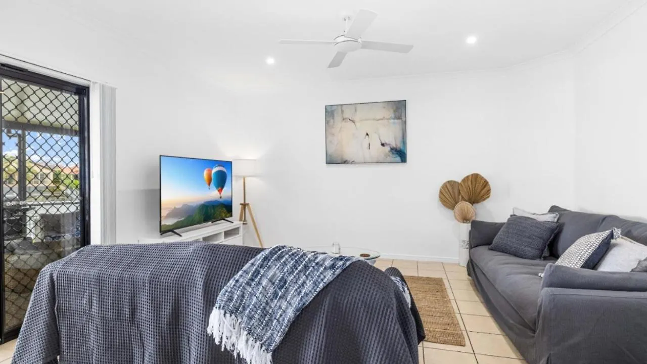 Tranquil Canal Front Holiday House Banksia Beach 0*,  Αυστραλία