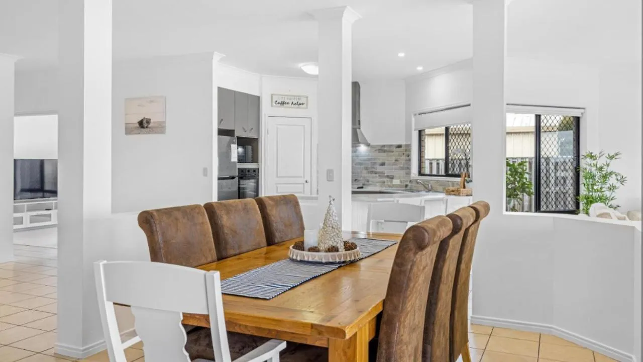 Σπίτι διακοπών Tranquil Canal Front Holiday House Banksia Beach Αυστραλία